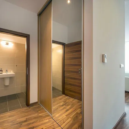 Apartment No. 11, House Oliver